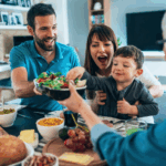 Beneficios de comer en familia para la salud física y emocional