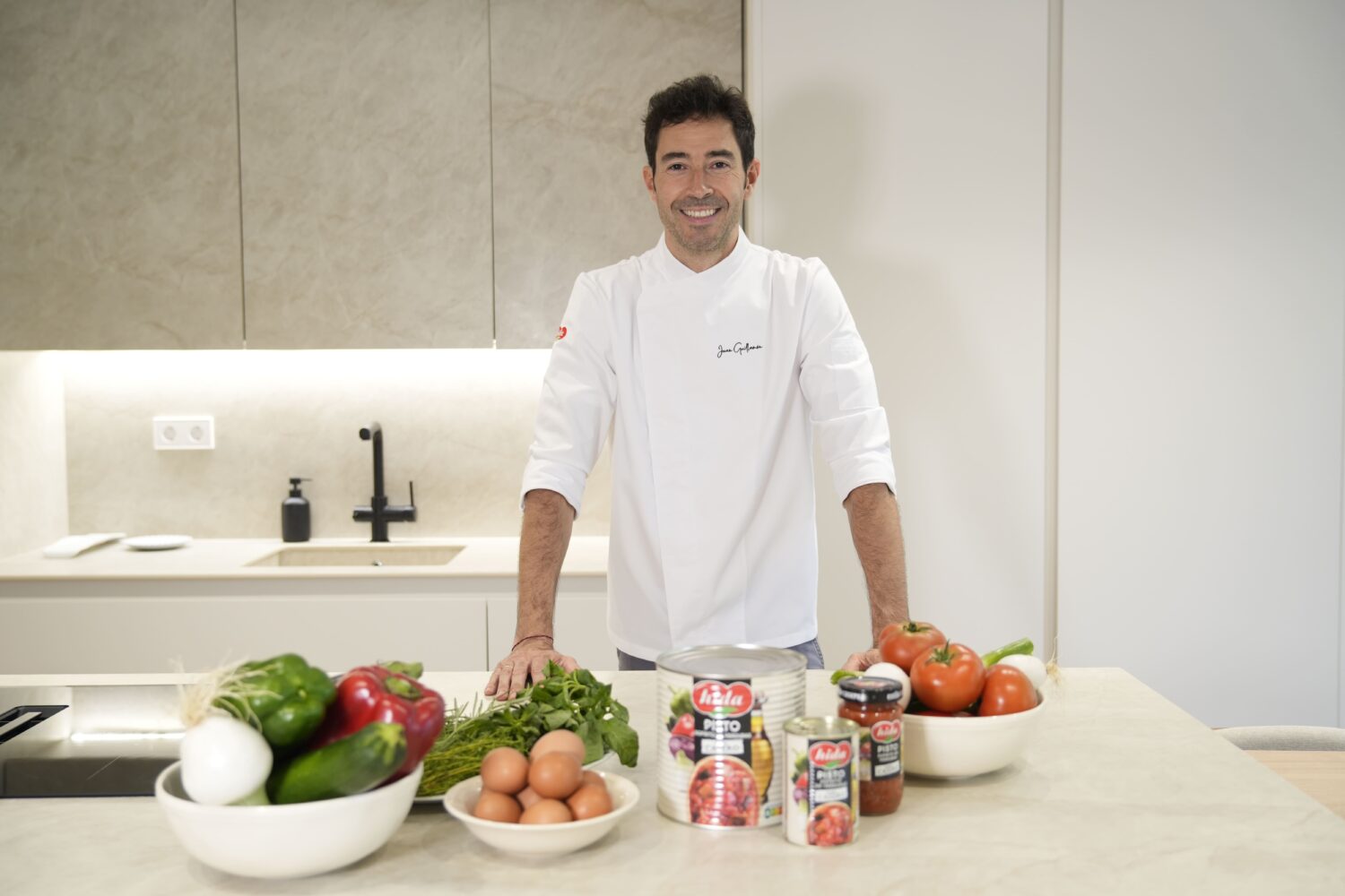 La empanadilla con tomate Hida de Juan Guillamón realiza una gira gastronómica internacional