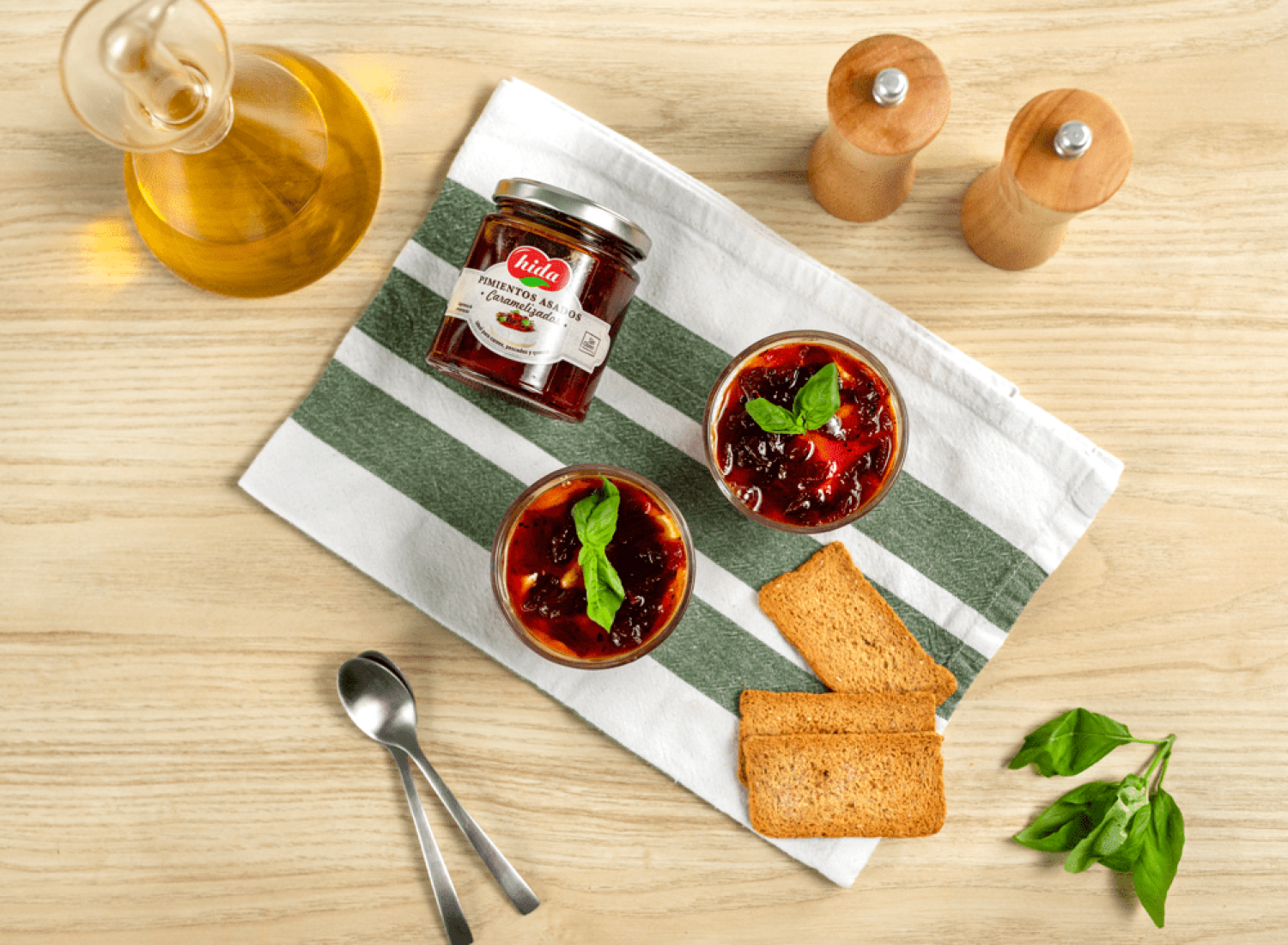 Vasitos de crema de queso con salmón ahumado