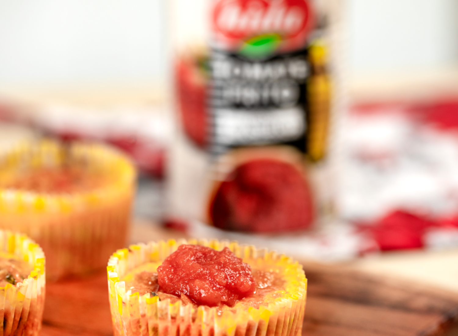 Cupcakes salados de atún, queso y Tomate frito